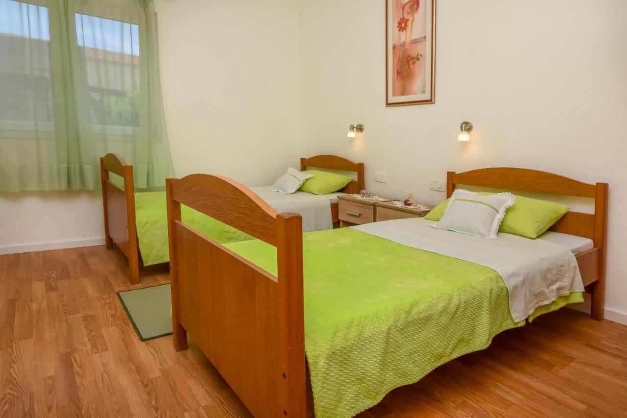 Apartments Matas 罗戈兹尼察 外观 照片