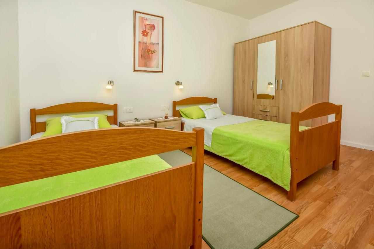 Apartments Matas 罗戈兹尼察 外观 照片